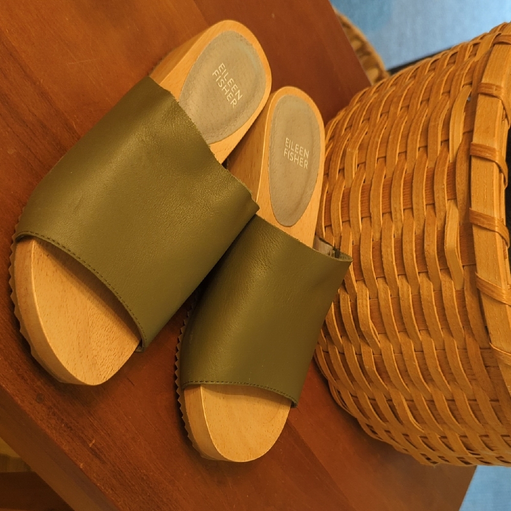 Eileen Fisher Women's Olive Green Leather Mules
